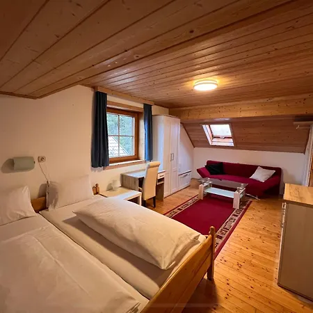 Panoramahaus Steiner 招待所